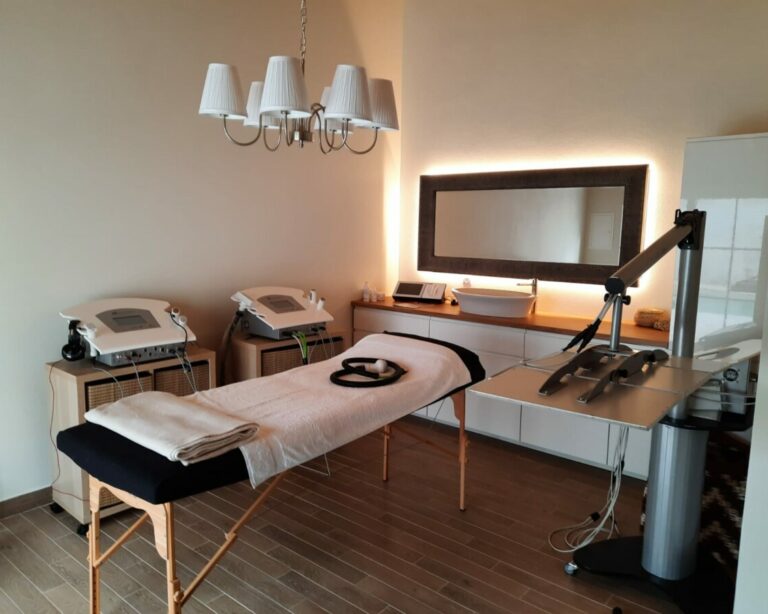 centre-formation-portugal-5 Table de massage dans le centre de formation Luno avec les machines esthétiques de Luno