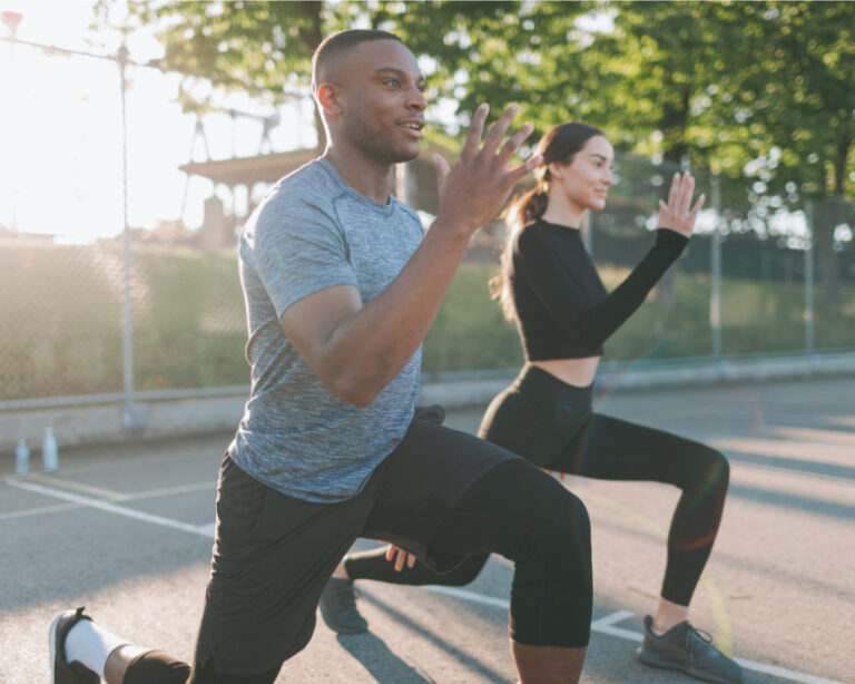 cryo-sport-1 Deux sportifs en cours d'entrainement. Bienfaits de la cryothérapie pour les sportifs.